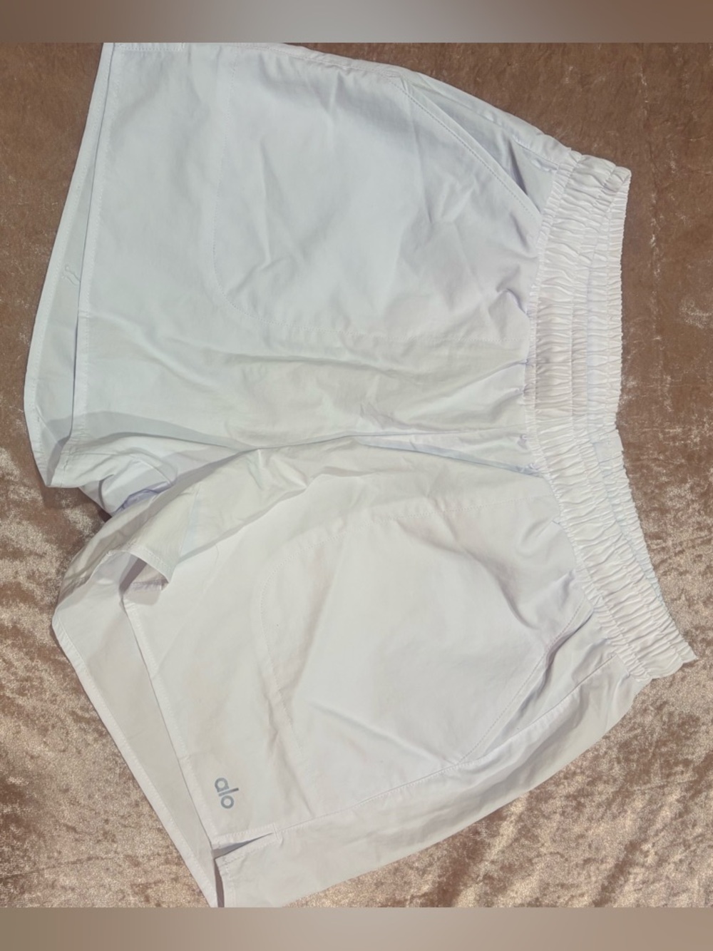 ALO Yoga White Elastic-Waist Athletic Shorts - Picture 3 of 8